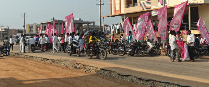 BRS leaders turn out in large numbers for KTR's road show