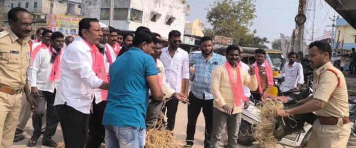 సీఎం రేవంత్ రెడ్డి డౌన్ డౌన్.. నినాదాలతో దద్దరిల్లిన బాల్కొండ