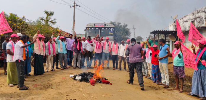 కన్నాయిగూడెంలో సీఎం రేవంత్ దిష్టిబొమ్మ దహనం