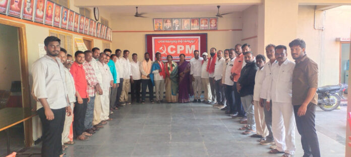 CPI(M) congratulates Choutuppal Municipality 16 ward candidate