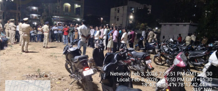 హౌసింగ్ బోర్డ్ కాలనీలో కమ్యూనిటీ కాంటాక్ట్ కార్యక్రమం