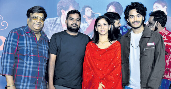 భిన్న ప్రేమకథతో ‘బ్యాండ్ మేళం’