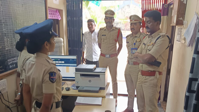 DSP conducts surprise inspection of police station