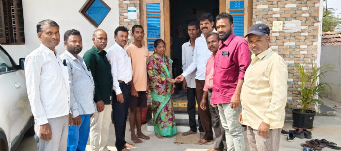 Financial assistance to the family of a childhood friend