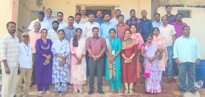 చర్ల అంకిరెడ్డిపల్లిని సందర్శించిన గ్రూప్-1 అధికారులు