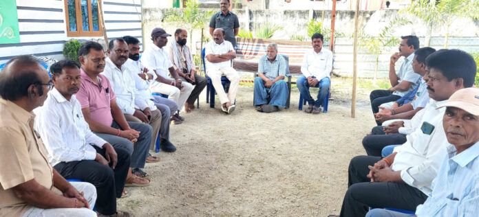 కార్యకర్తల కుటుంబాలకు అండగా ఉంటా: మాజీ ఎమ్మెల్యే చల్లా