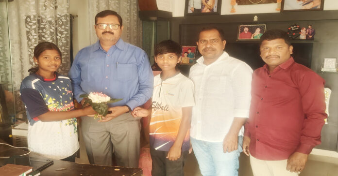 సీఎం కప్ బెస్ బాల్ టోర్నమెంట్కు తొర్లికొండ క్రీడాకారులు