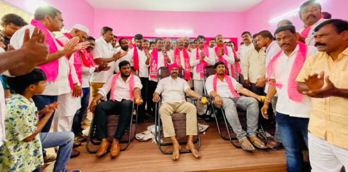 కేసీఆర్ తెలంగాణ జాతికే రియల్ హీరో