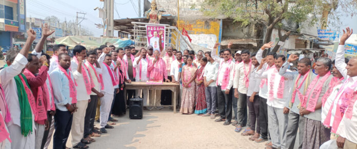 తుంగతుర్తిలో ఘనంగా కేసీఆర్ జన్మదిన వేడుకలు