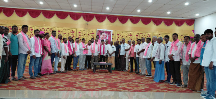 Former CM KCRs birthday celebrated in grand style