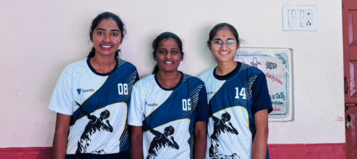 వాలీబాల్ పోటీలకు ఎంపికైన కలిగోట్ విద్యార్థినిలు