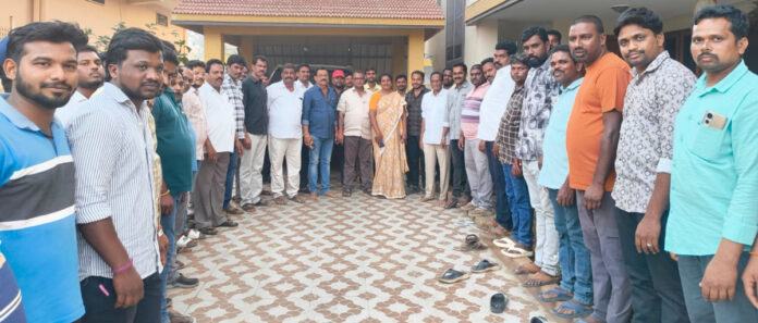 కాసాని దంపతులకు బీఆర్ఎస్ శ్రేణుల సంఘీభావం