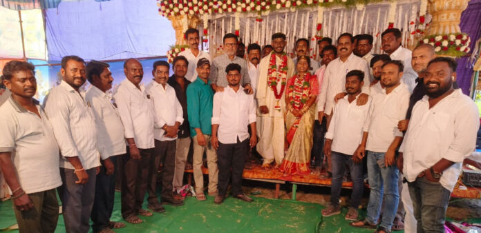 Former MLA Putta blesses the newlyweds