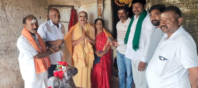 Retired Additional SP couple visits ancient temples