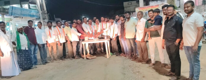 తాడిచెర్లలో ఘనంగా శ్రీనుబాబు జన్మదిన వేడుకలు