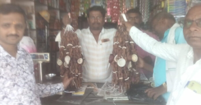 The names of the dumplings that come to mind during the Holi festival