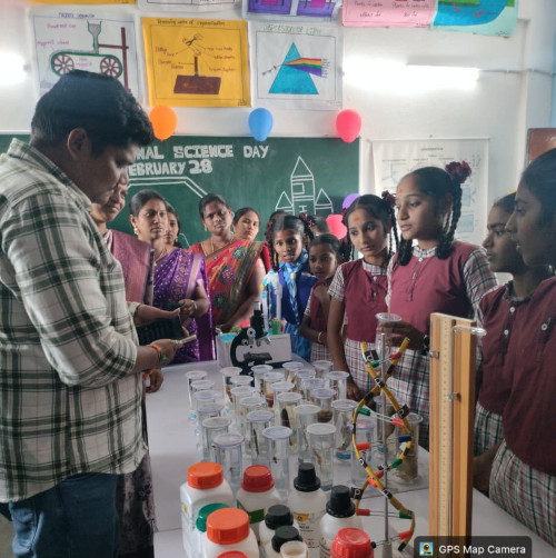 ప్రతి విద్యార్థి ఒక శాస్త్రవేత్తగా ఎదగాలి: తహశీల్దార్ రవికుమార్