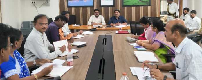 ఉపాధి హామీ పథకం పురోగతిపై సమీక్ష..