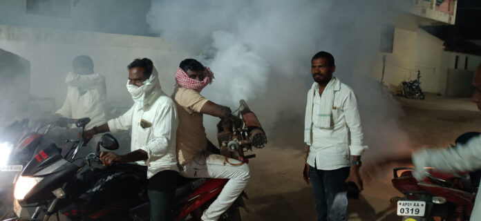 Fogging measures to prevent mosquitoes..