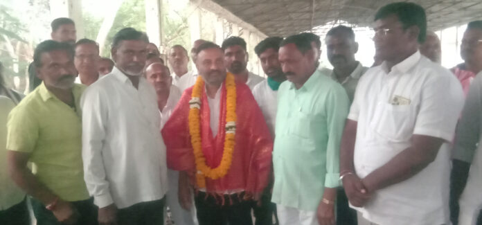 మద్దతు ధర కేంద్రాల్లోనే పంటను అమ్ముకోవాలి: ఎమ్మెల్యే