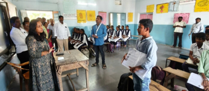 Sub-Collector conducts surprise inspection of government schools