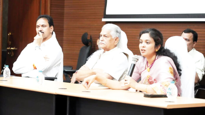 జిల్లాస్థాయి అక్రిడిటేషన్ కమిటీలను వారంరోజుల్లో పూర్తిచేయాలి