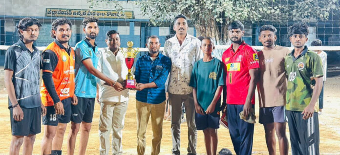 KC Thanda Sarpanch Team wins volleyball tournament