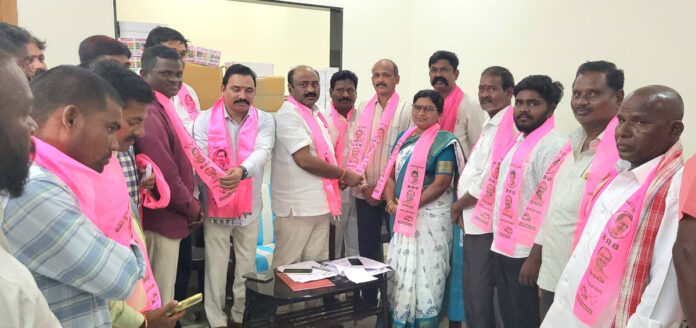 కాంగ్రెస్ వైఫల్యాలతోనే బీఆర్ఎస్లోకి వలసలు..