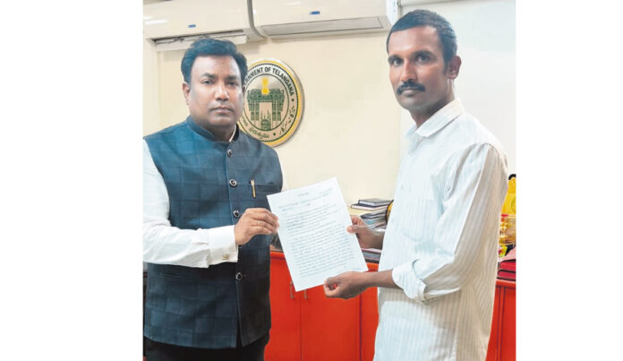 టీచర్ పోస్టులకు నోటిఫికేషన్ జారీ చేయాలి