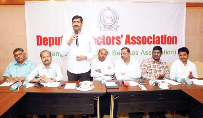 రెవెన్యూ శాఖలో అన్ని స్థాయిల్లో పదోన్నతులు కల్పించాలి