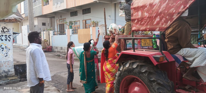 People should cooperate with panchayat staff in garbage collection