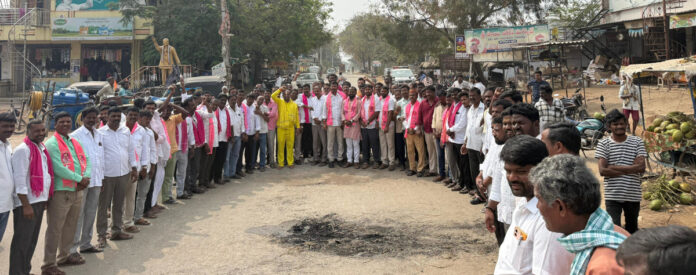 మర్రిగూడలో రేవంత్ రెడ్డి దిష్టిబొమ్మ దహనం