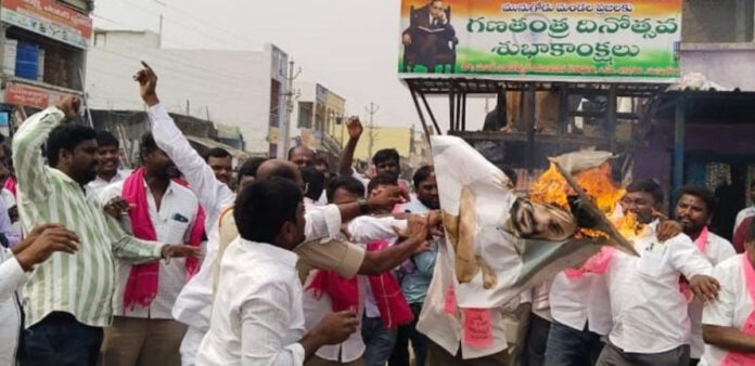 మునుగోడులో రేవంత్ రెడ్డి దిష్టిబొమ్మ దగ్ధం..
