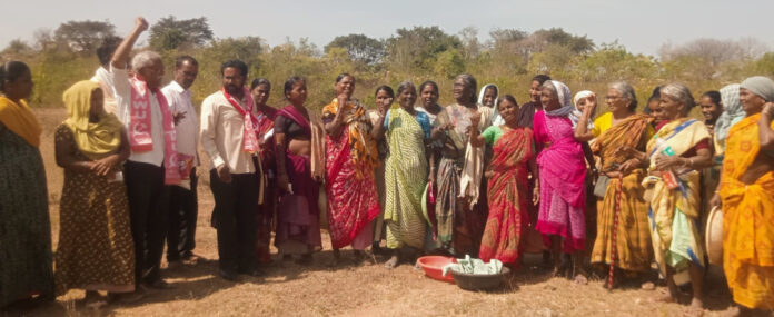 Rs.600 per day should be given to employed laborers