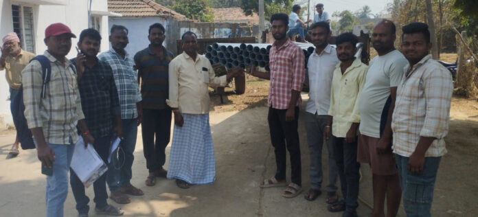 Sarpanch Narsingam presents subsidized pipes