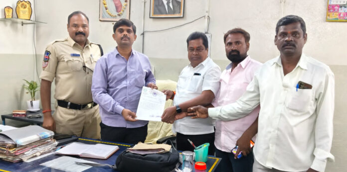 Sarpanch meets depot manager for bus facility to Jangaon