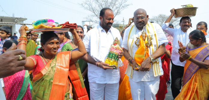 నైన గుళ్లలో వైభవంగా శివపార్వతుల కల్యాణోత్సవం