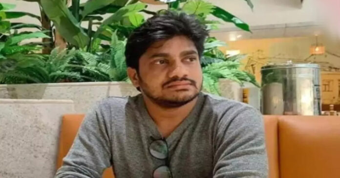 Software engineer commits suicide by falling under train