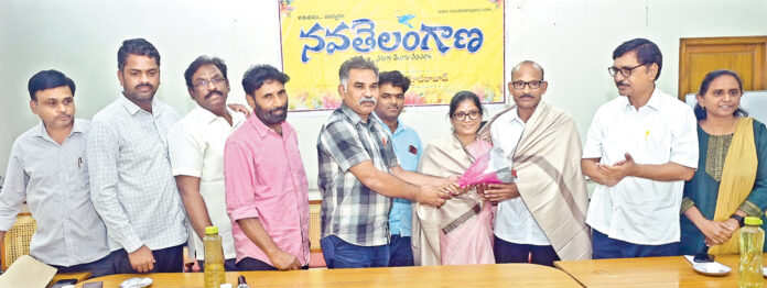 పుస్తకాలను సొంత బిడ్డలా చూసుకున్న సునీత