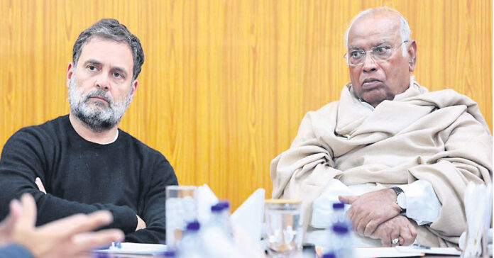 Rahul Gandhi and Mallikarjun Kharge held a crucial meeting with West Bengal Congress leaders.