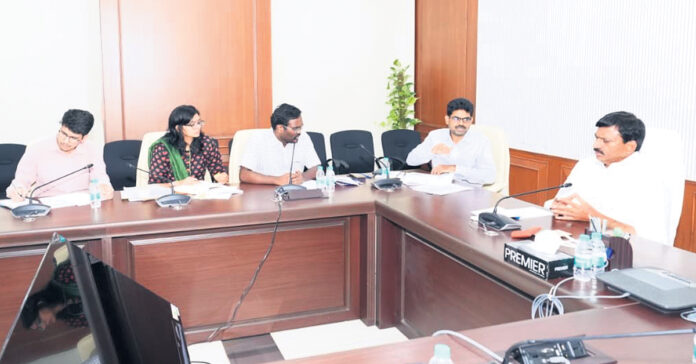 ధరణి దోపిడీపై ఉక్కుపాదం