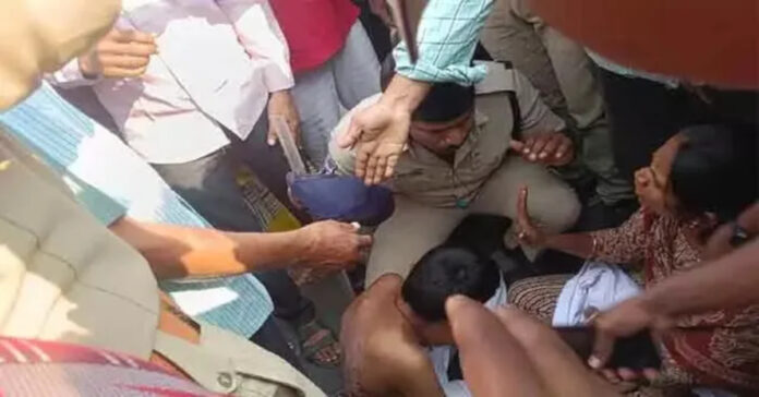 దారుణం.. విద్యార్థిని విచక్షణారహితంగా కొట్టిన వార్డెన్