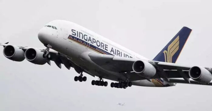 సింగపూర్-హైదరాబాద్ విమానానికి బాంబు బెదిరింపు