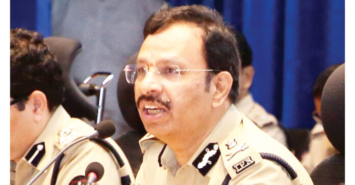 ఫేమస్ అయ్యేందుకు ఎంతకైనా తెగిస్తారా?