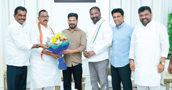 ముఖ్యమంత్రికి అభినందనలు