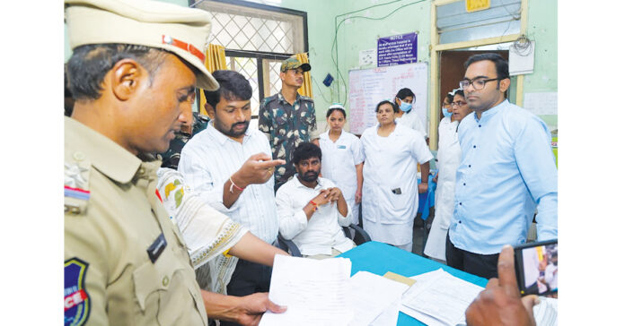 చెన్నూర్ మాజీ ఎమ్మెల్యే బాల్క సుమన్ అరెస్ట్