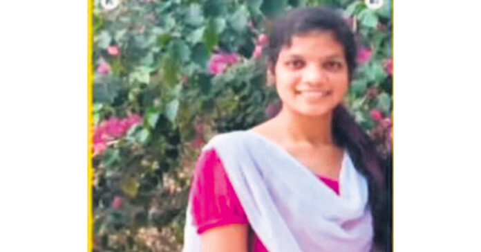 బాసర ట్రిపుల్ ఐటీలో విద్యార్థిని ఆత్మహత్య