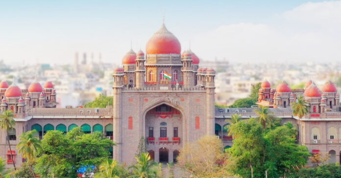 తెలంగాణ ఉద్యమకారులకు పెన్షన్లు, ఇండ్ల స్థలాలు ఇవ్వాలి: హైకోర్ట్