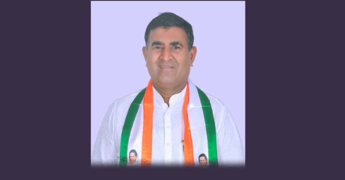 ప్రశాంత్ రెడ్డికి రైతుల తరపున మాట్లాడే కనీస అర్హత లేదు