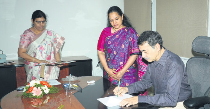 Hyderabad Metropolitan City into three corporations